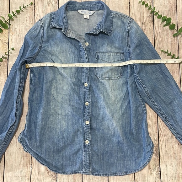🌸 Clearance! 🌸 Old Navy Denim Button Down Shirt - Picture 6 of 8